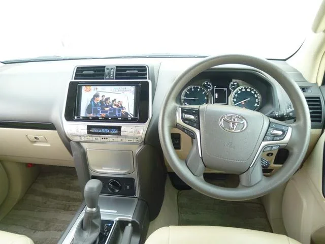 Toyota Land Cruiser Prado TX 2022 — миниатюра 2