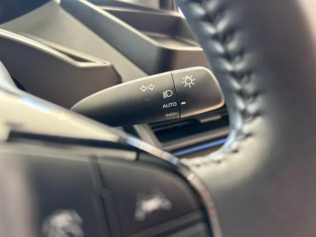 Toyota PRIUS G 2023 — миниатюра 5