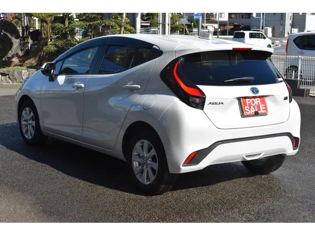 Toyota AQUA Z 2022 — миниатюра 2