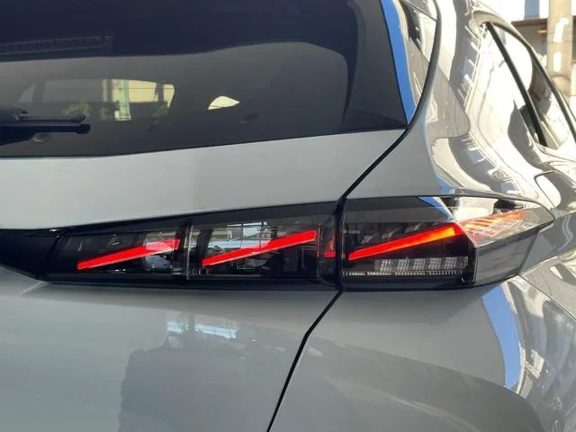 Peugeot 308 GT HYBRID 2025 — миниатюра 4