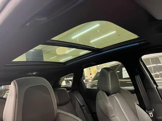 Peugeot 3008 GT HYBRID4 2023 — миниатюра 2