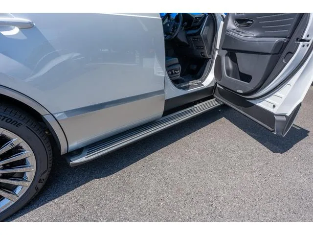 Toyota CENTURY BASE GRADE 2025 — миниатюра 3