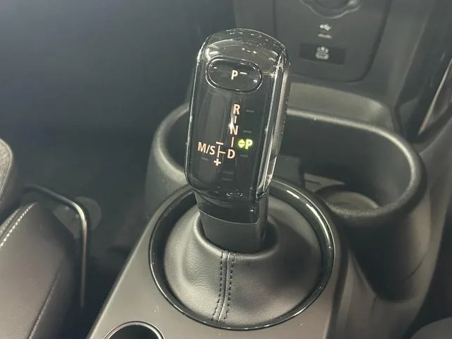 MINI MINI COOPER D PREMIUM PLUS PACKAGE CLASSIC TRIM 2024 — миниатюра 3