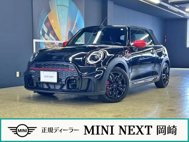 MINI MINI JOHN COOPER WORKS CONVERTIBLE ESSENTIAL TRIM 2023 — фото 1, купить с доставкой в Москву