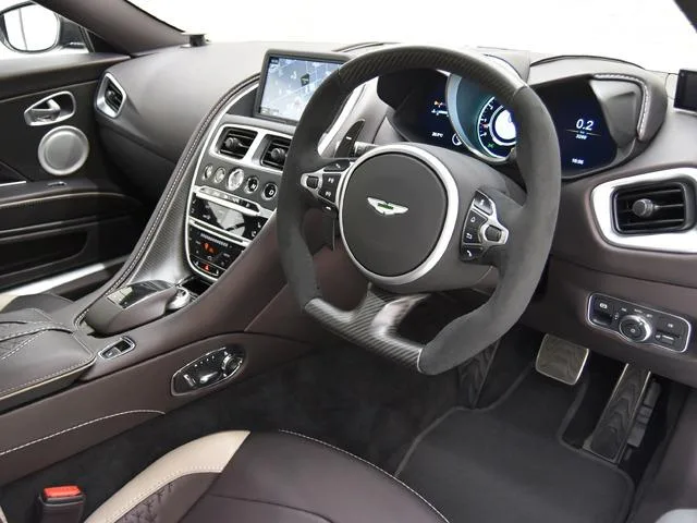 Aston Martin DBS SUPERLEGGERA COUPE 2022 — миниатюра 3