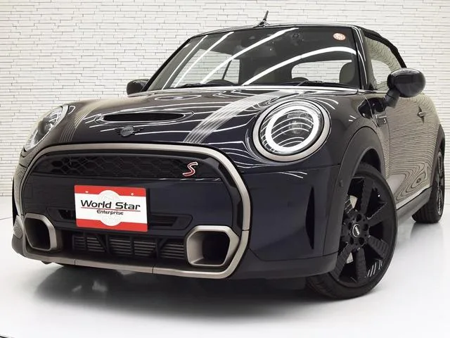 MINI MINI COOPER S CONVERTIBLE RESOLUTE EDITION 2023 — фото 1, купить с доставкой в Москву