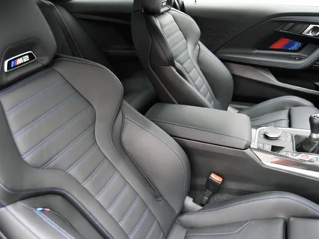 BMW M2 BASE GRADE 2025 — миниатюра 3