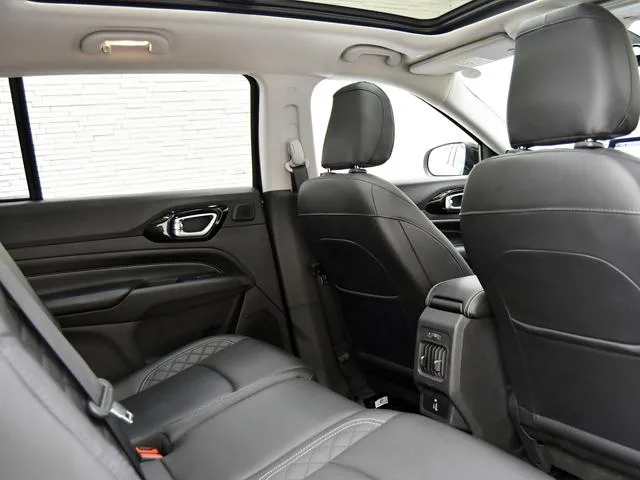 Chrysler Jeep JEEP COMMANDER LIMITED 2023 — миниатюра 4