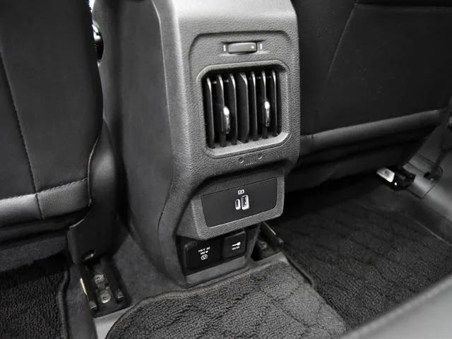 Chrysler Jeep JEEP COMMANDER LIMITED 2023 — миниатюра 5