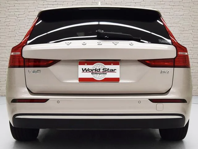 Volvo V60 ULTIMATE B4 2022 — миниатюра 2
