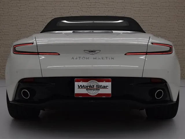 Aston Martin DB11 V8 2022 — миниатюра 3