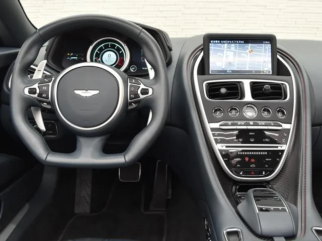 Aston Martin DB11 V8 2022 — миниатюра 4