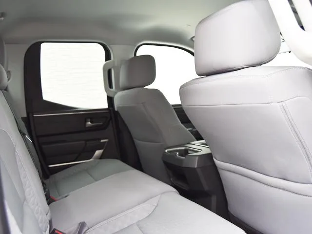 America Toyota TUNDRA SR5 2023 — миниатюра 4
