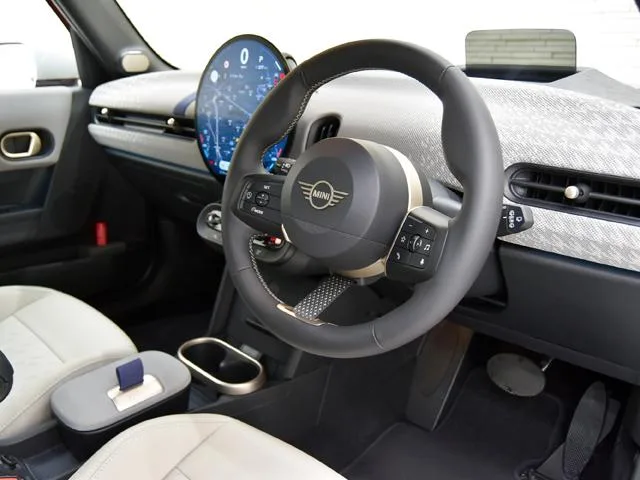 MINI MINI COOPER S FAVOURED TRIM 2026 — миниатюра 3