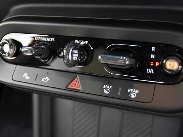 MINI MINI COOPER S FAVOURED TRIM 2026 — миниатюра 4