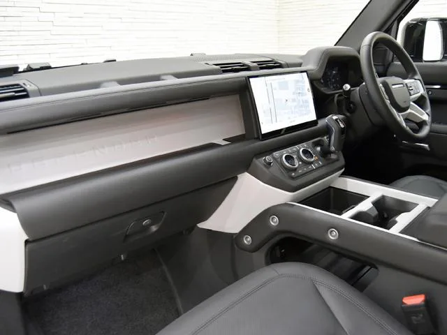 Land Rover Defender URBAN BEAT EDITION 2025 — миниатюра 5