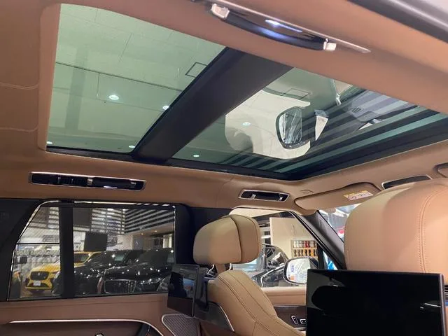 Land Rover RANGE ROVER AUTOBIOGRAPHY D350 STANDARD WHEELBASE 2025 — миниатюра 4