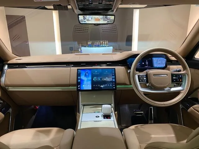 Land Rover RANGE ROVER SV P615 STANDARD WHEELBASE 2024 — миниатюра 4