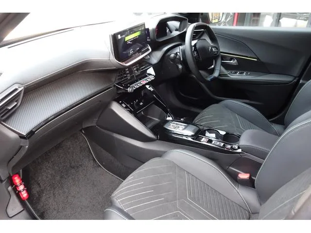 Peugeot 2008 GT 2025 — миниатюра 4