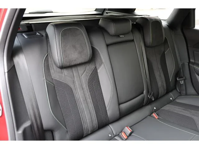 Peugeot 308 SW GT BLUE HDI 2023 — миниатюра 4