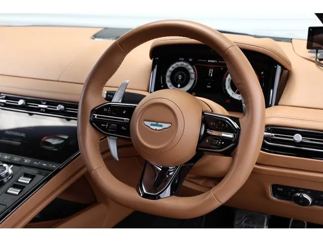 Aston Martin DB12 BASE GRADE 2024 — миниатюра 2