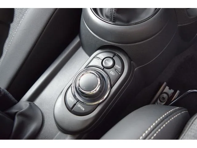 MINI MINI COOPER PREMIUM PLUS PACKAGE CLASSIC TRIM 2023 — миниатюра 3