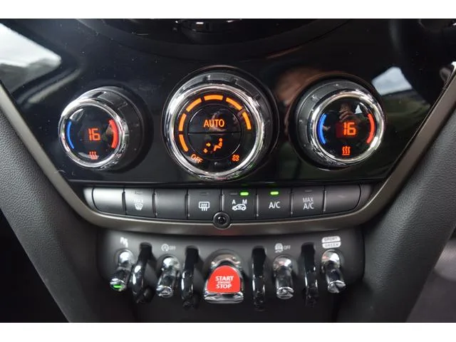 MINI MINI COOPER D CROSSOVER ALL4 CLASSIC TRIM 2022 — миниатюра 5