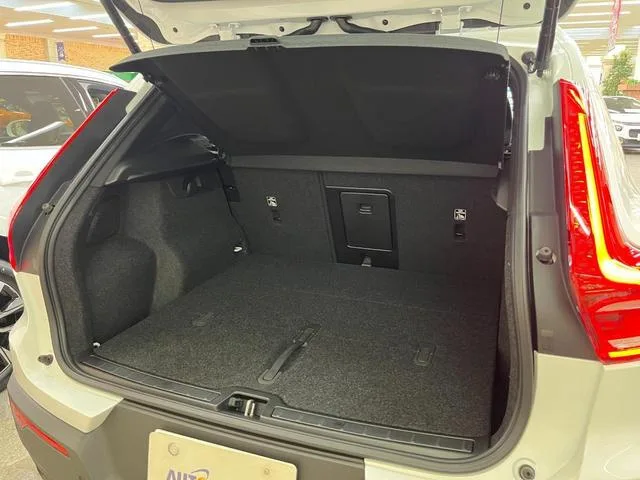 Volvo XC40 ULTRA B4 AWD 2024 — миниатюра 4