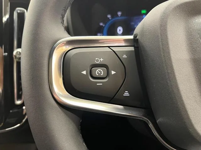 Volvo XC40 ULTRA B4 AWD 2024 — миниатюра 5