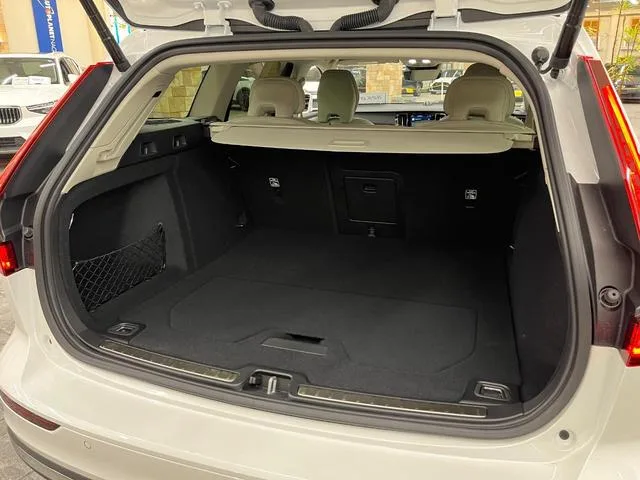 Volvo V60 ULTRA B4 2025 — миниатюра 4