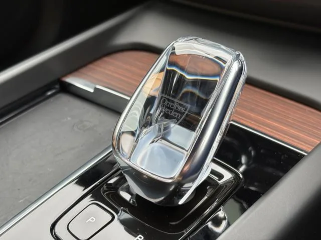 Volvo XC60 B5 AWD INSCRIPTION 2022 — миниатюра 2