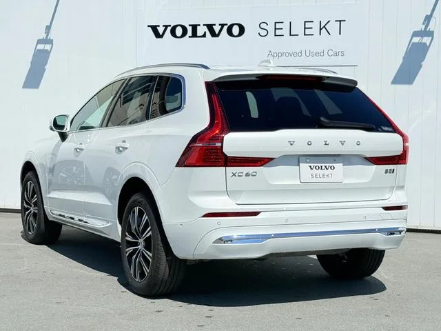 Volvo XC60 B5 AWD INSCRIPTION 2022 — миниатюра 4