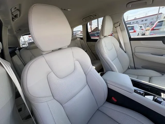 Volvo XC60 B5 AWD INSCRIPTION 2022 — миниатюра 5