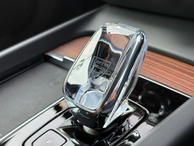 Volvo V60 ULTIMATE B4 2023 — миниатюра 2
