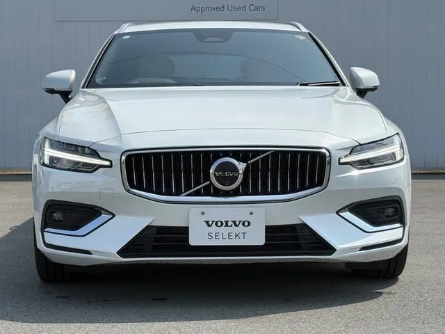 Volvo V60 ULTIMATE B4 2023 — миниатюра 3