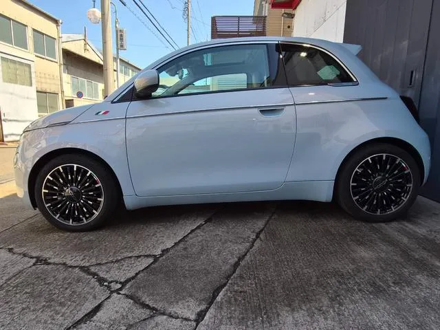 Fiat 500e ICON 2023 — миниатюра 5