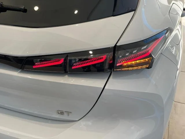Peugeot 308 GT HYBRID 2025 — миниатюра 5