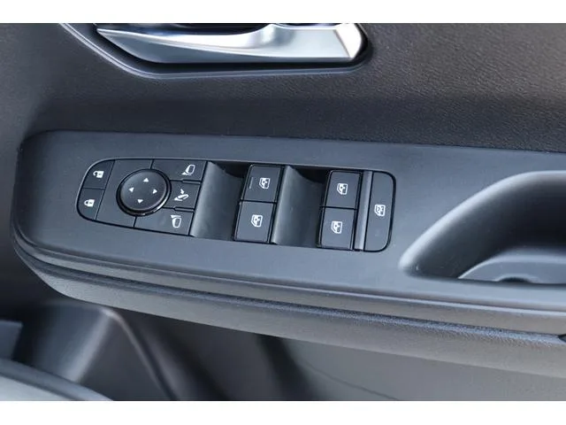 Nissan SERENA HIGHWAY STAR V 2025 — миниатюра 5