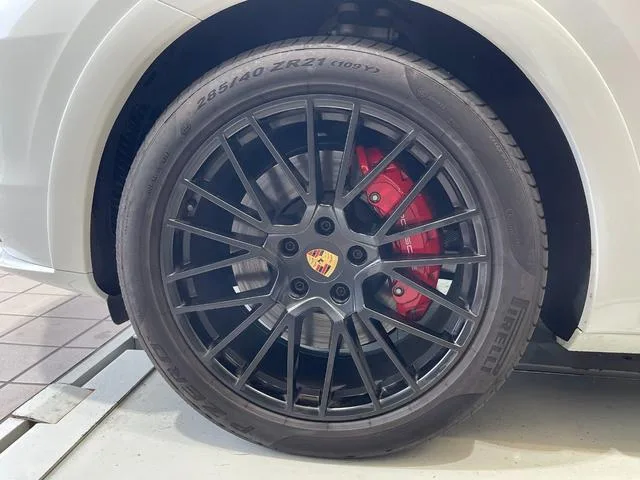 Porsche CAYENNE COUPE CAYENNE GTS COUPE 2023 — миниатюра 3