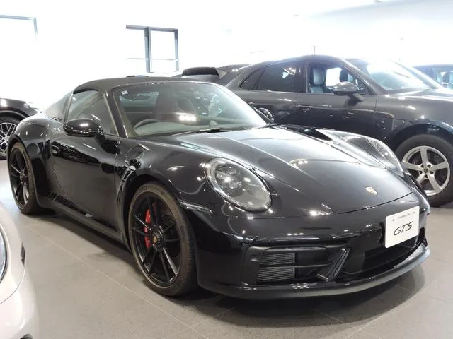 Porsche 911 911 TARGA 4 GTS 2024 — миниатюра 2