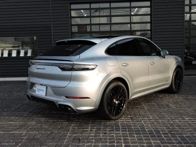 Porsche CAYENNE COUPE CAYENNE GTS COUPE 2022 — миниатюра 3