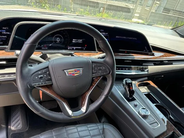 Cadillac CADILLAC ESCALADE PLATINUM 2023 — миниатюра 3