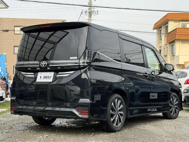 Toyota VOXY S-Z 2023 — миниатюра 3