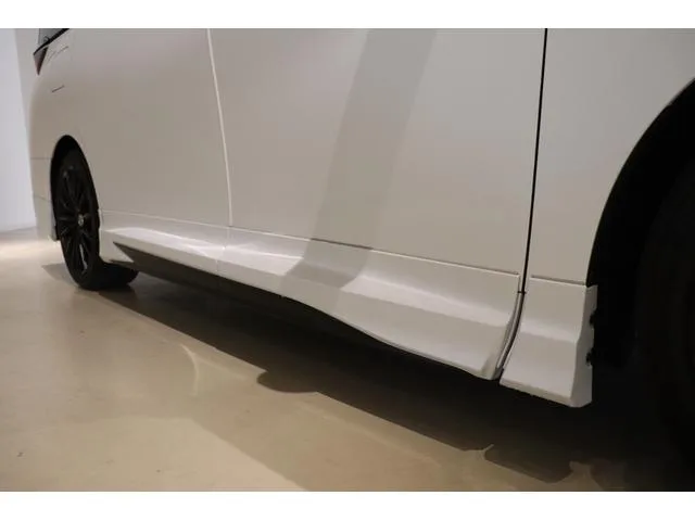 Toyota VELLFIRE PHEV EXECUTIVE LOUNGE 2025 — миниатюра 3
