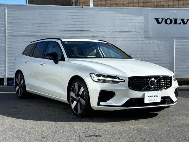 Volvo V60 RECHARGE ULTIMATE T6 AWD PLUGIN HYBRID 2024 — миниатюра 3