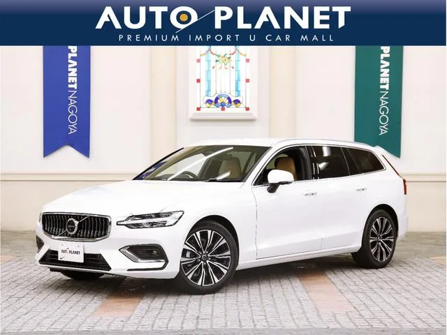 Volvo V60 ULTRA B4 2025 — фото 1, купить с доставкой в Москву