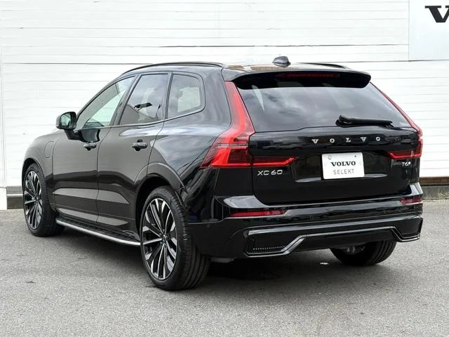 Volvo XC60 ULTRA T6 AWD PLUGIN HYBRID 2025 — миниатюра 4