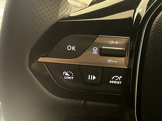Peugeot 308 GT HYBRID 2025 — миниатюра 4