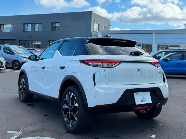 DS DS3 OPERA BLUE HDI EDITION NOIR ET BLANC 2025 — миниатюра 3