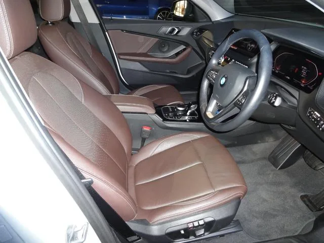 BMW 1 Series 118I FASHIONISTA 2024 — миниатюра 2